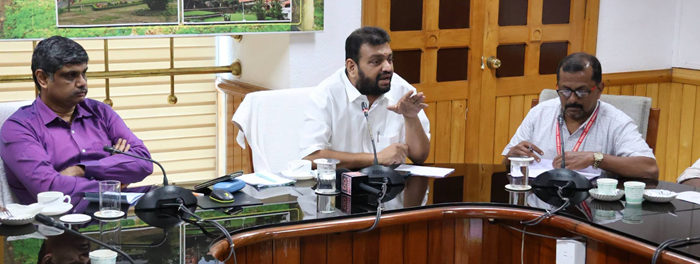 Rubber Board Chairman & ED interacts with representatives of rubber tappers’ organization  